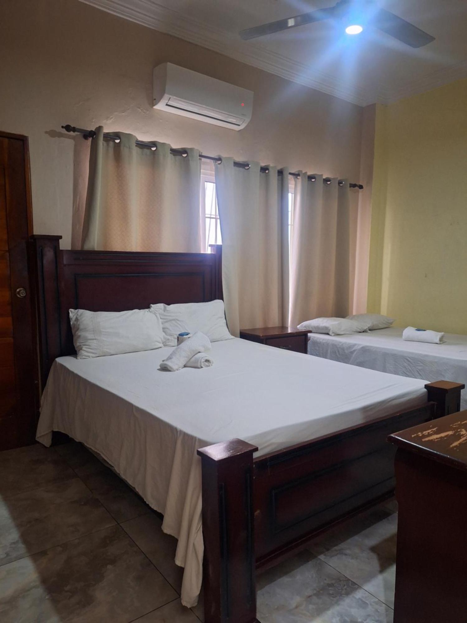 סנטו דומינגו Hotel Enrique II Zona Colonial Vista Al Malecon מראה חיצוני תמונה