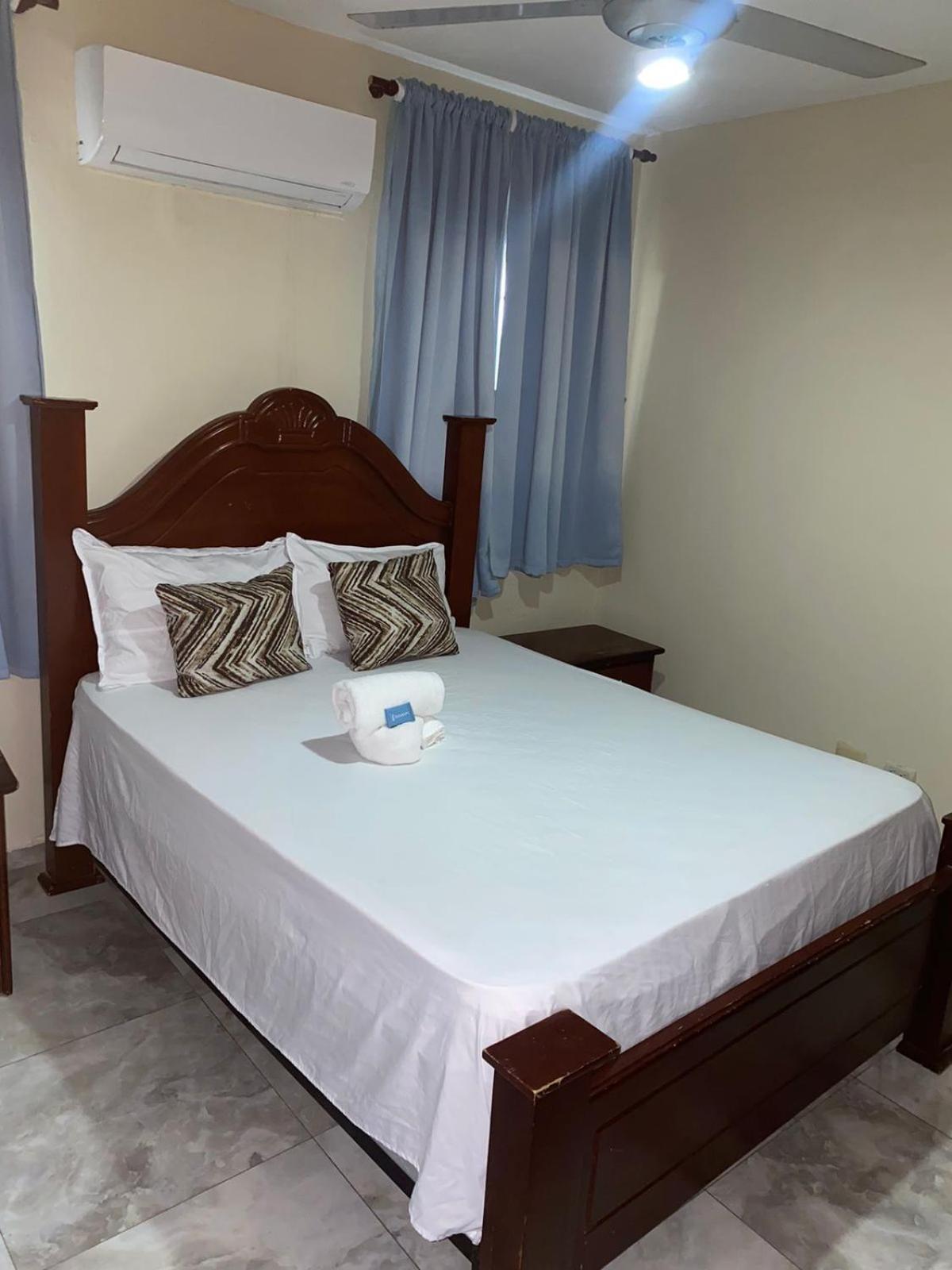 סנטו דומינגו Hotel Enrique II Zona Colonial Vista Al Malecon מראה חיצוני תמונה