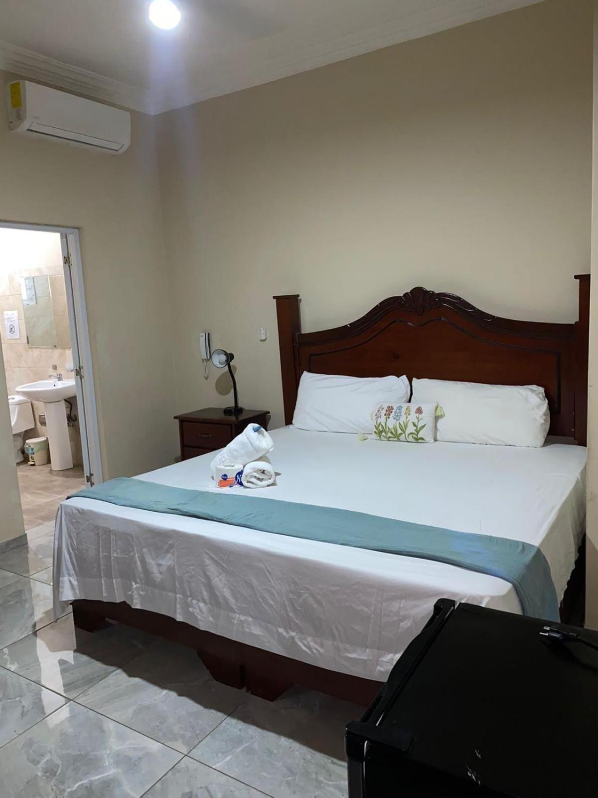 סנטו דומינגו Hotel Enrique II Zona Colonial Vista Al Malecon מראה חיצוני תמונה