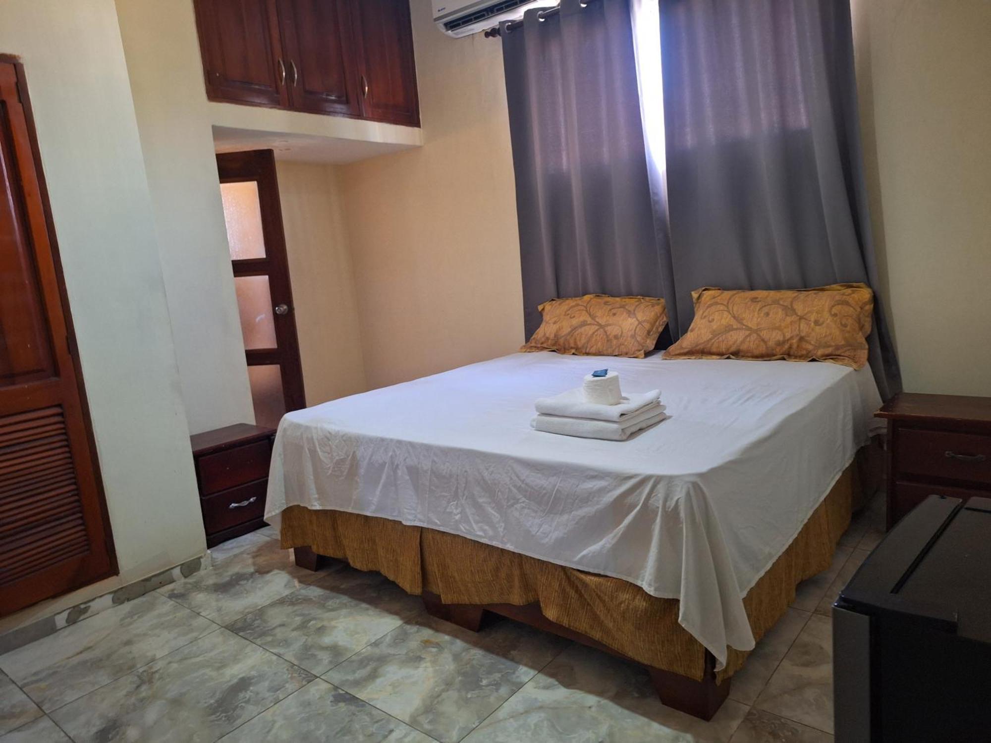 סנטו דומינגו Hotel Enrique II Zona Colonial Vista Al Malecon מראה חיצוני תמונה