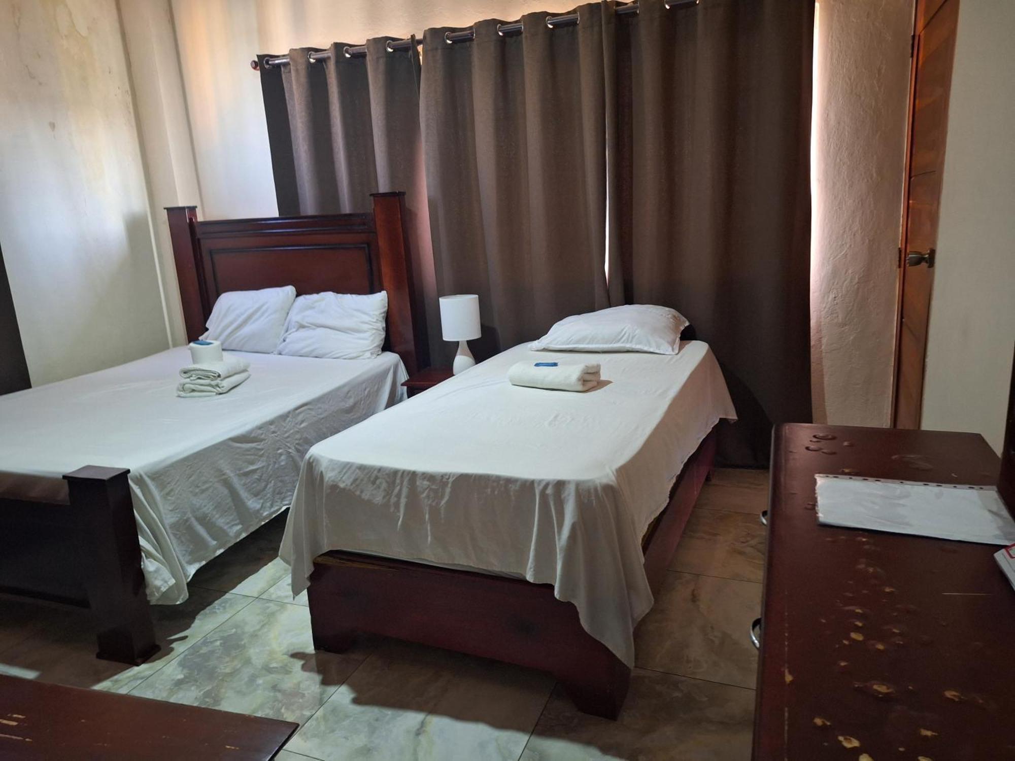 סנטו דומינגו Hotel Enrique II Zona Colonial Vista Al Malecon מראה חיצוני תמונה
